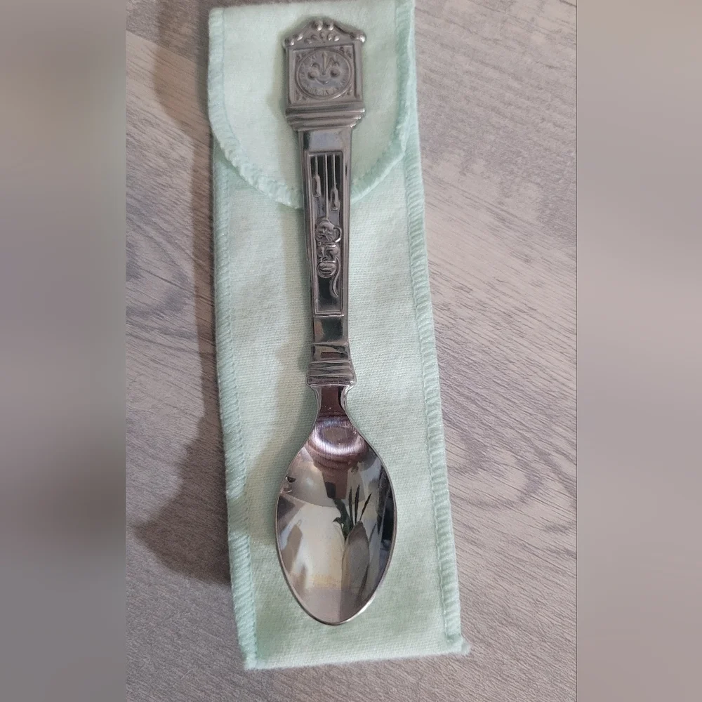 Avon Vintage Hickory Dickory Dock Clock Baby Spoon~Stainless Steel~Japan